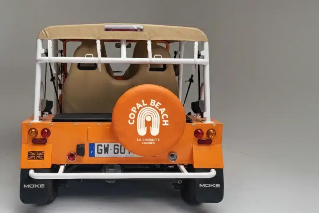 Housse de roue arrière Copal Beach sur Moke électrique orange