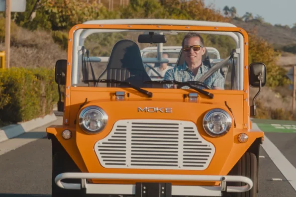 Essai de la Moke électrique sur route ensoleillée