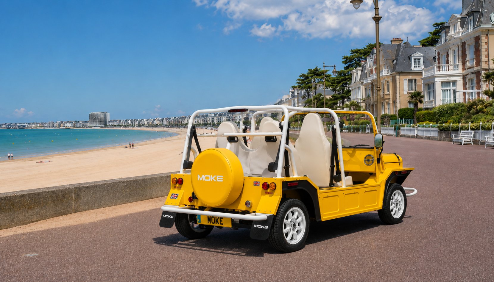 Moke électrique Sunlight Yellow vue arrière avec roue de secours MOKE à La Baule